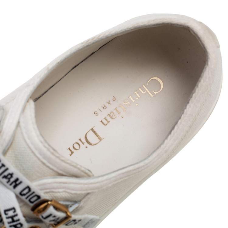 مملوكة مسبقًا Dior White Canvas Walk'N'Dior Low Top Sneakers Size 36