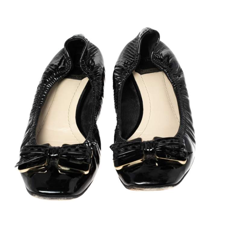 مملوكة مسبقًا Dior Black Patent Leather Scrunch Ballet Flats Size 37