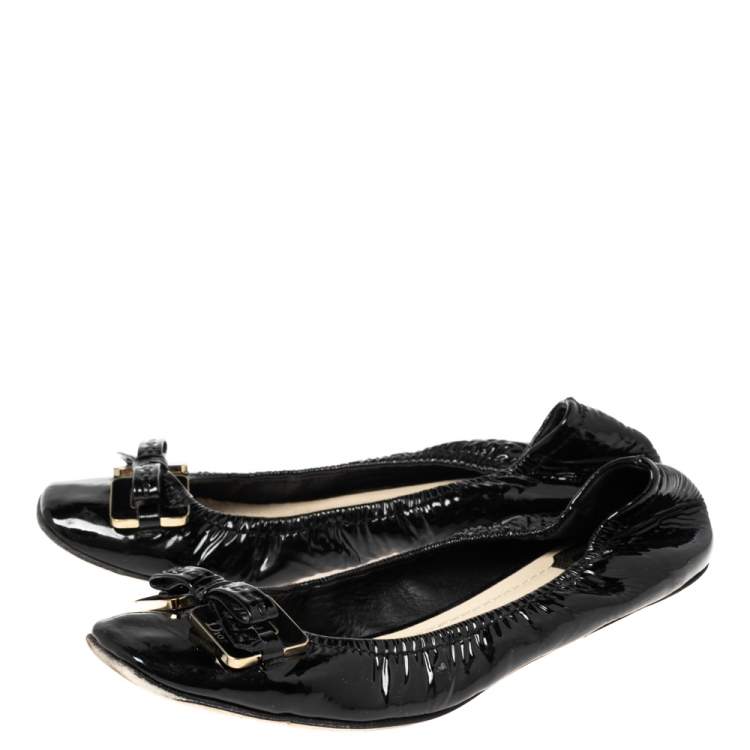 مملوكة مسبقًا Dior Black Patent Leather Scrunch Ballet Flats Size 37