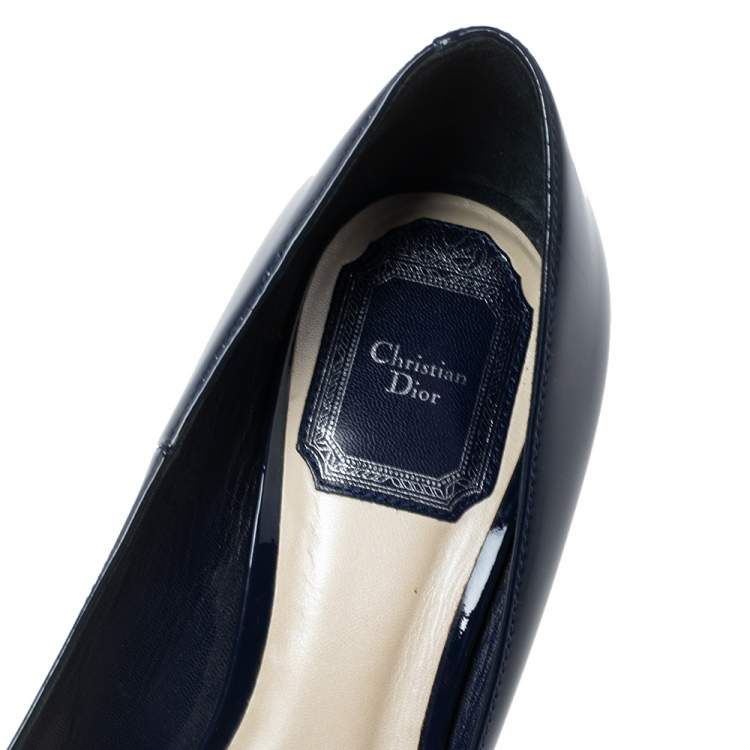 مملوكة مسبقًا Dior Navy Blue Patent Leather Platform Peep Toe Pumps Size 37