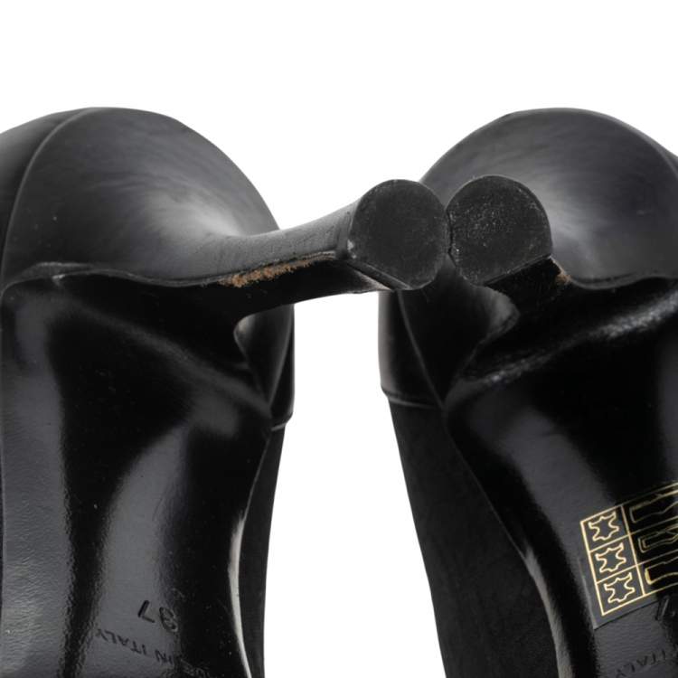 مملوكة مسبقًا Dior Black Canvas  And Leather Embellished Pumps Size 37