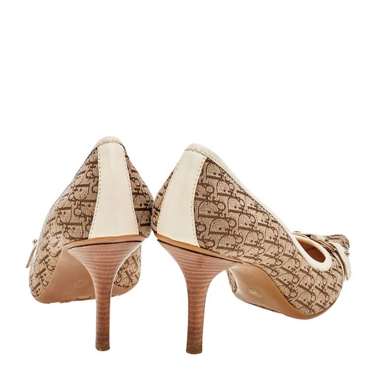 Pre Owned Dior Beige/Cream Diorissimo Canvas And Leather Pointed Toe Pumps Size 39