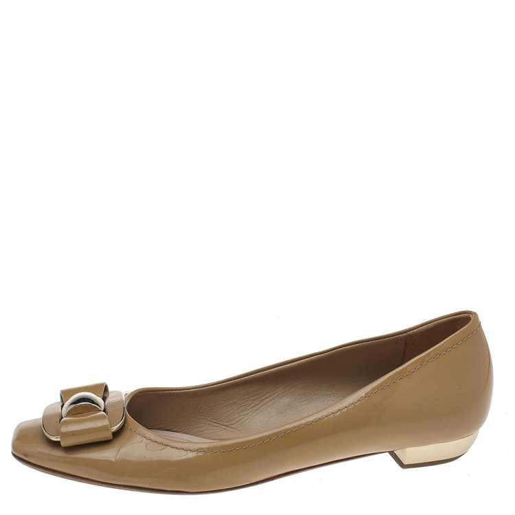 Pre Owned Dior Beige Patent Leather Ballet Flats Size 40