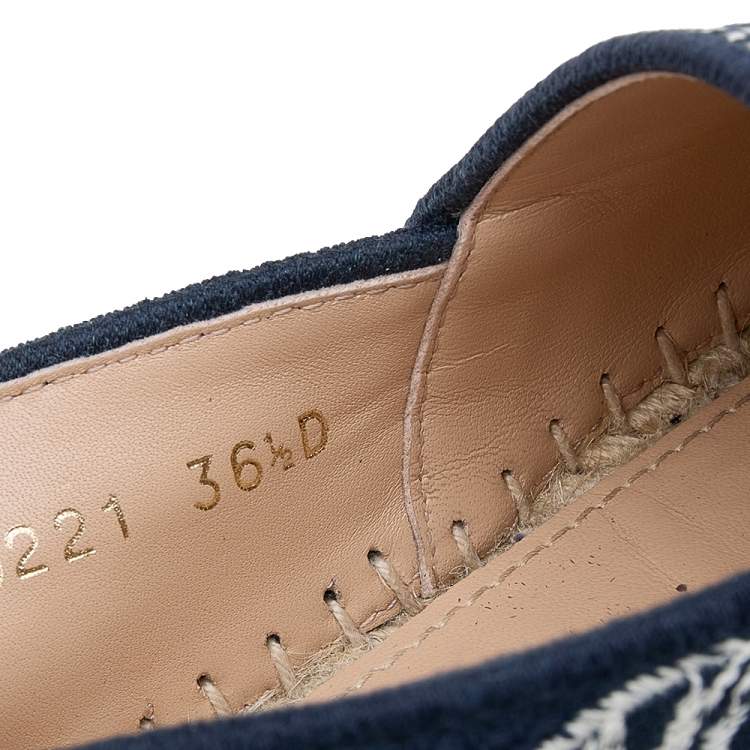 مملوكة مسبقًا Dior Blue/Beige Canvas Granville Espadrille Flats Size 36.5