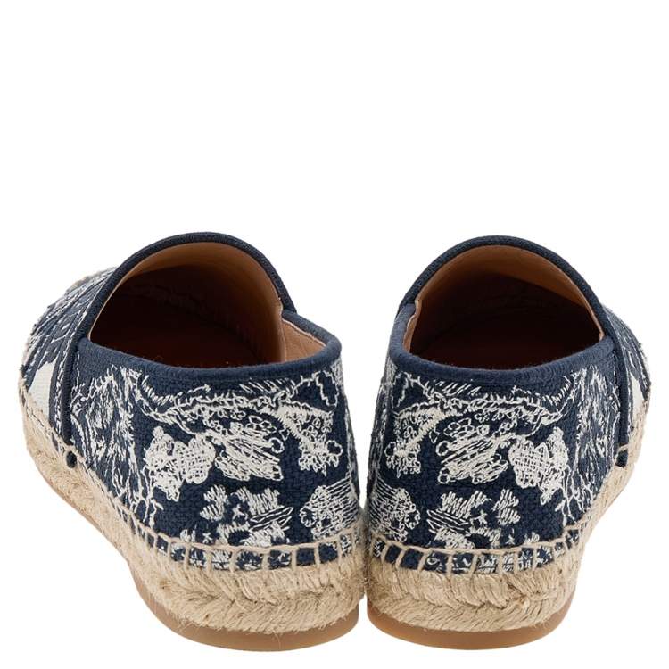 مملوكة مسبقًا Dior Blue/Beige Canvas Granville Espadrille Flats Size 36.5