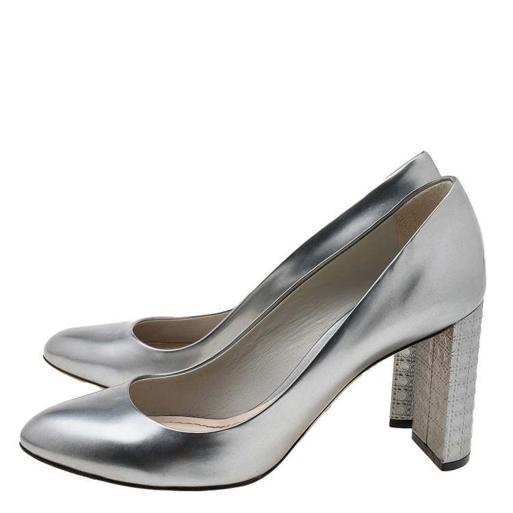 مملوكة مسبقًا Dior Metallic Silver Leather Cannage Block Heel Pumps Size 38