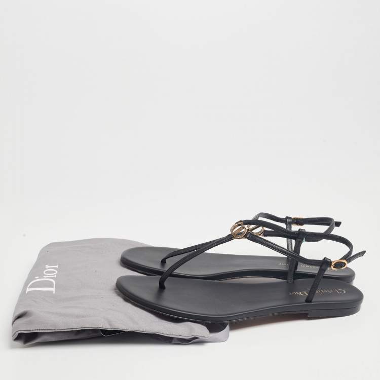 مملوكة مسبقًا Dior Black Leather CD Thong Flat Sandals Size 38.5