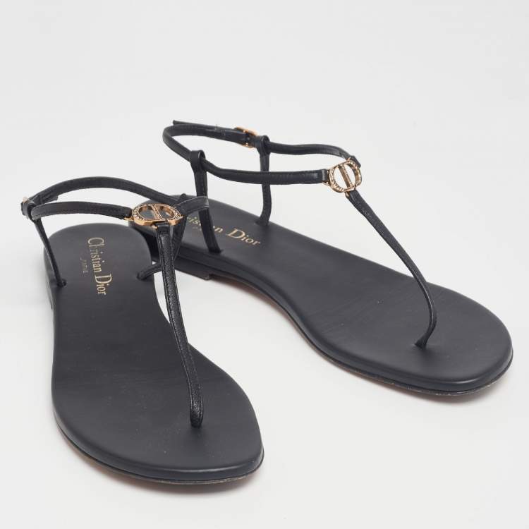 مملوكة مسبقًا Dior Black Leather CD Thong Flat Sandals Size 38.5
