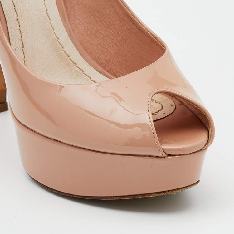 مملوكة مسبقًا Dior Beige Patent Leather Peep Toe Cannage Heel Platform Pumps Size 37
