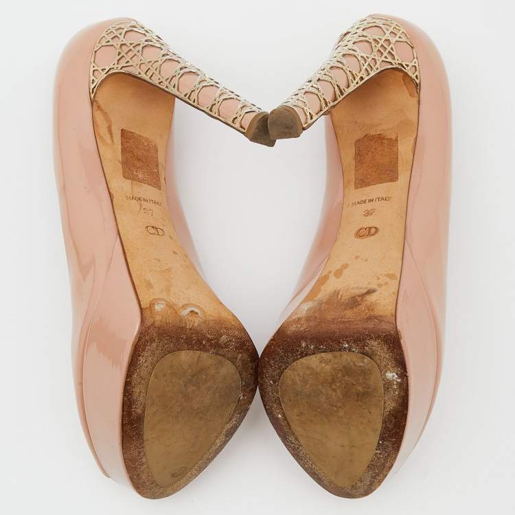 مملوكة مسبقًا Dior Beige Patent Leather Peep Toe Cannage Heel Platform Pumps Size 37