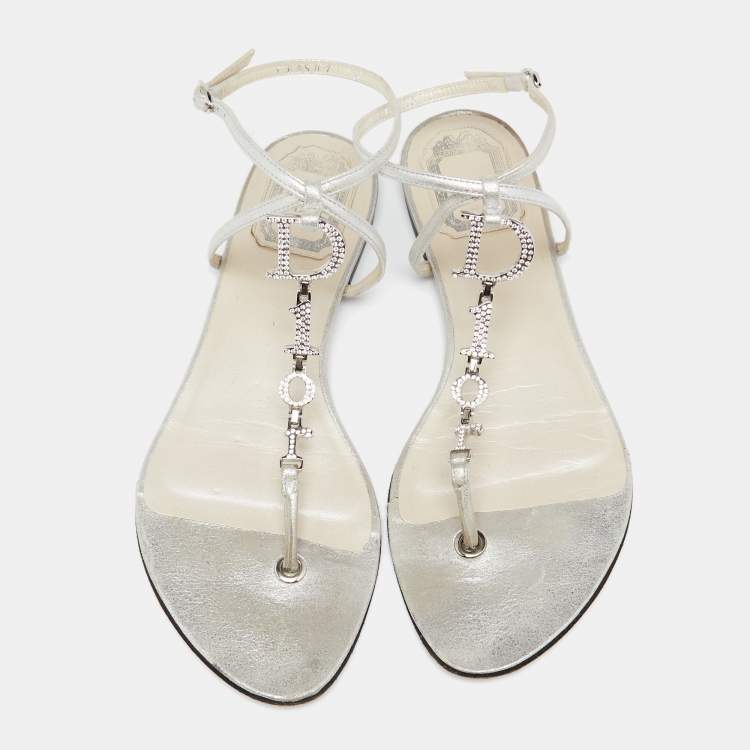 مملوكة مسبقًا Dior Metallic Silver Leather Crystal Embellished T-Strap Flat Sandals Size 39