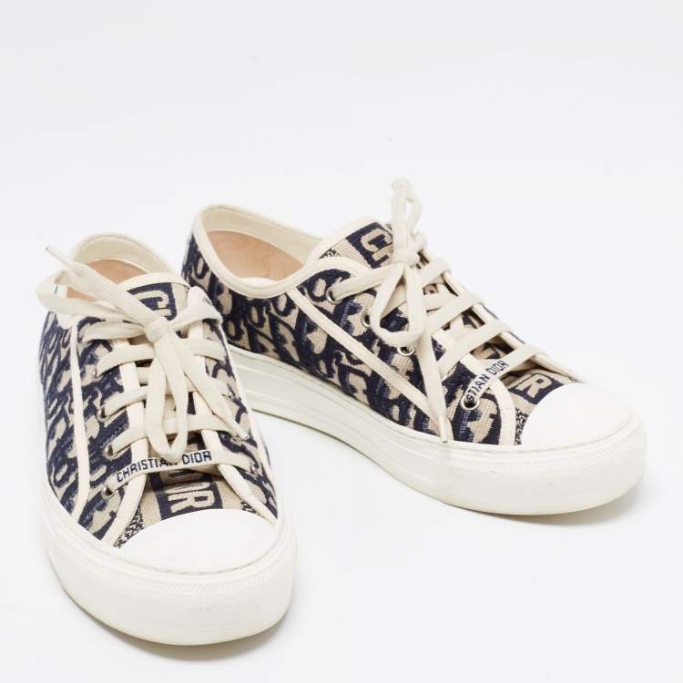 Pre Owned Dior Blue/Off-White Oblique Embroidered Fabric Walk'N'Dior Cap Toe Low Top Sneakers Size 39