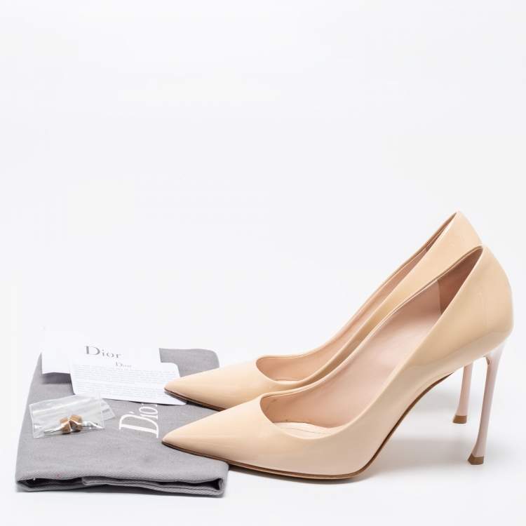 مملوكة مسبقًا Dior Beige Patent Leather Pointed-Toe Pumps Size 37.5