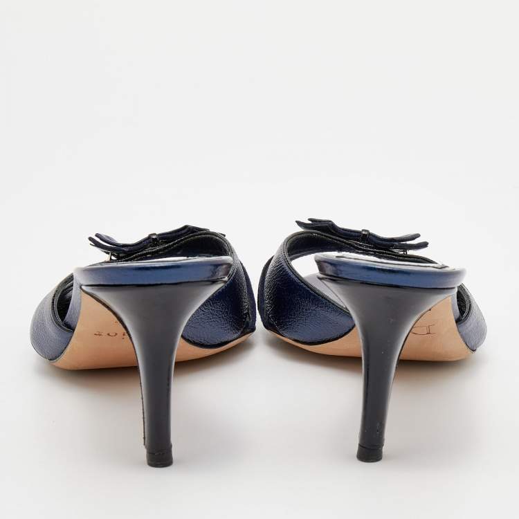 Pre Owned Dior Navy Blue Patent Leather and Suede Bow Embellished Slides Size 39.5