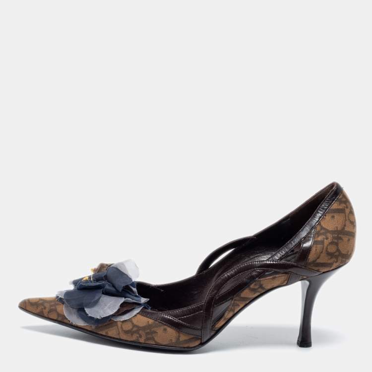 مملوكة مسبقًا Dior Brown Oblique Canvas And Leather Floral Applique Pointed Toe Pumps Size 39