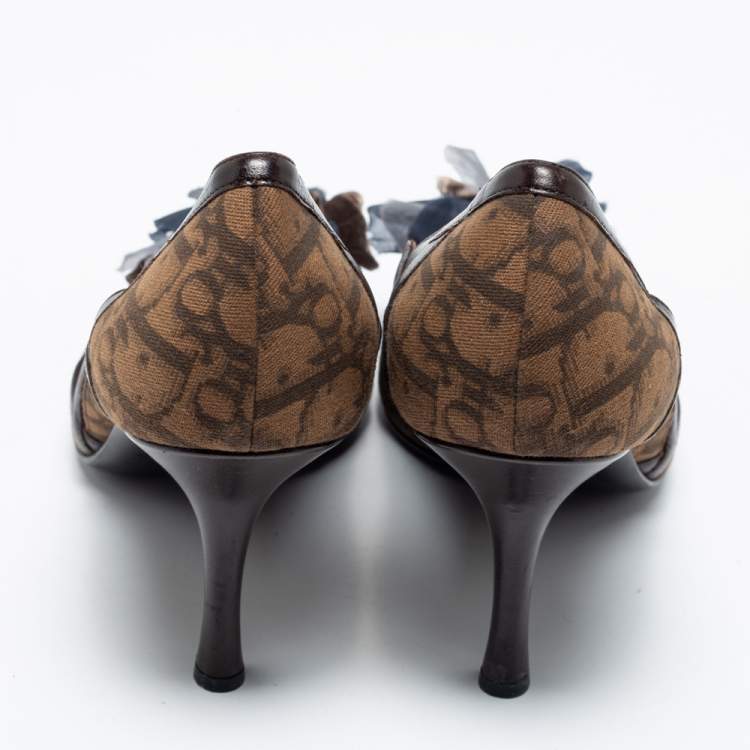 مملوكة مسبقًا Dior Brown Oblique Canvas And Leather Floral Applique Pointed Toe Pumps Size 39