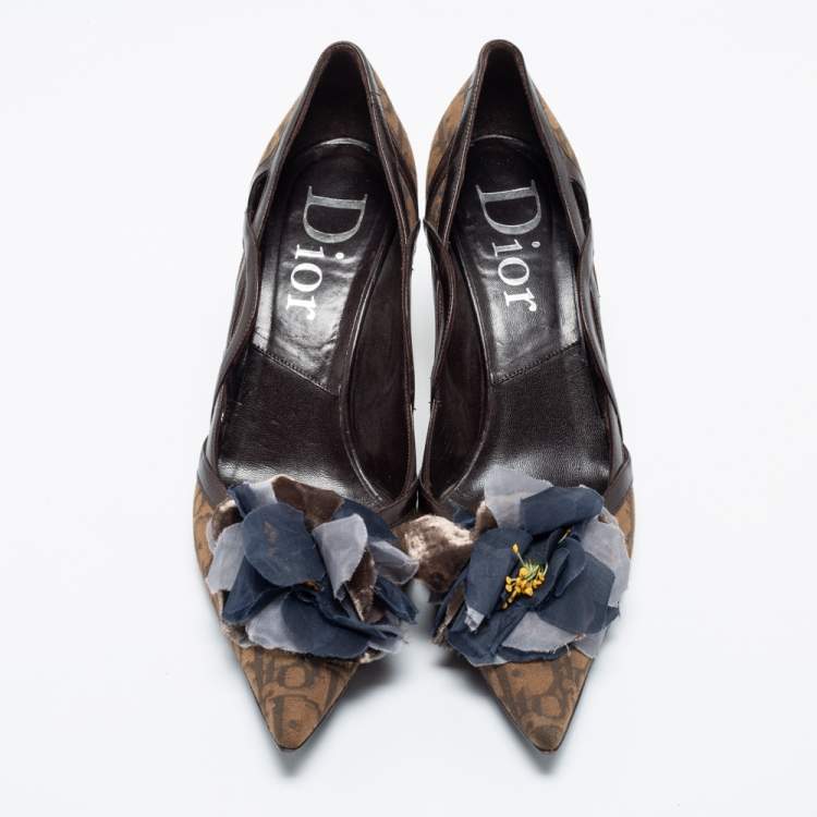 مملوكة مسبقًا Dior Brown Oblique Canvas And Leather Floral Applique Pointed Toe Pumps Size 39