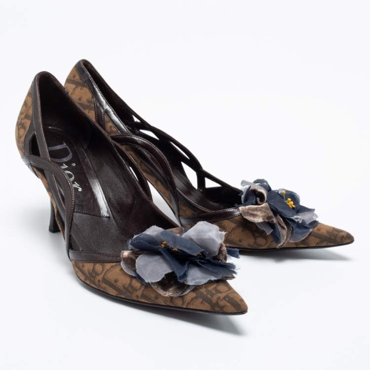 مملوكة مسبقًا Dior Brown Oblique Canvas And Leather Floral Applique Pointed Toe Pumps Size 39