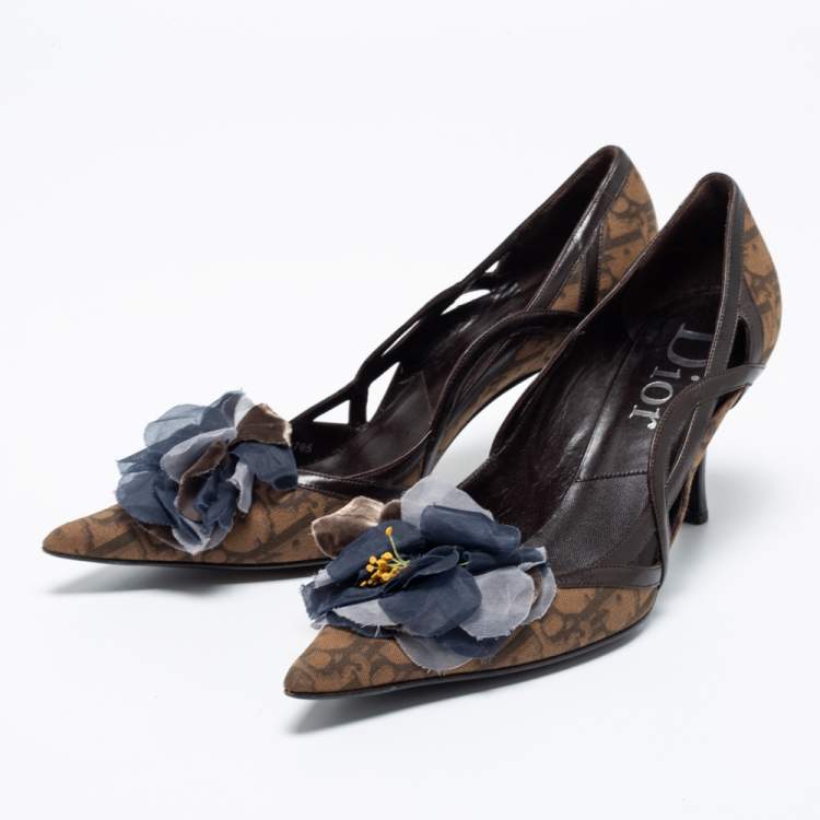مملوكة مسبقًا Dior Brown Oblique Canvas And Leather Floral Applique Pointed Toe Pumps Size 39