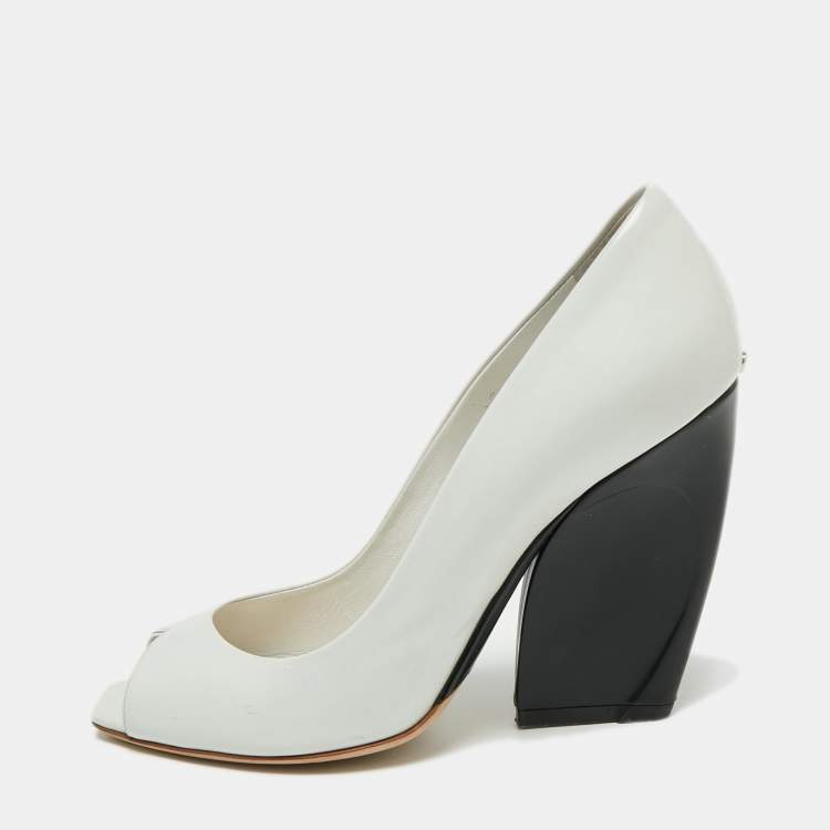 Pre Owned Dior Off White/Black Patent Leather Eclipse Peep Toe Pumps Size 38.5