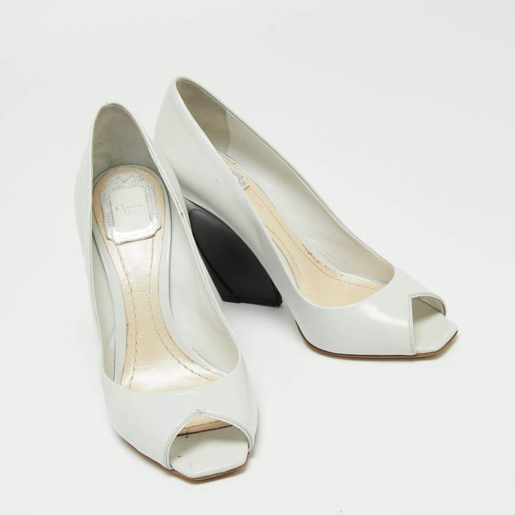 Pre Owned Dior Off White/Black Patent Leather Eclipse Peep Toe Pumps Size 38.5