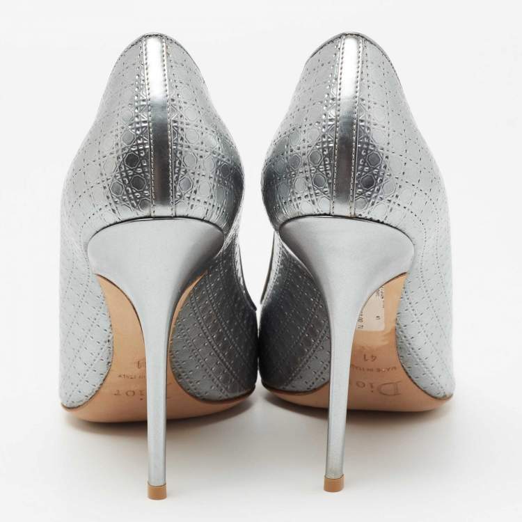 مملوكة مسبقًا Dior Silver Micro Cannage Leather Cherie Pointed-Toe Pumps Size 41