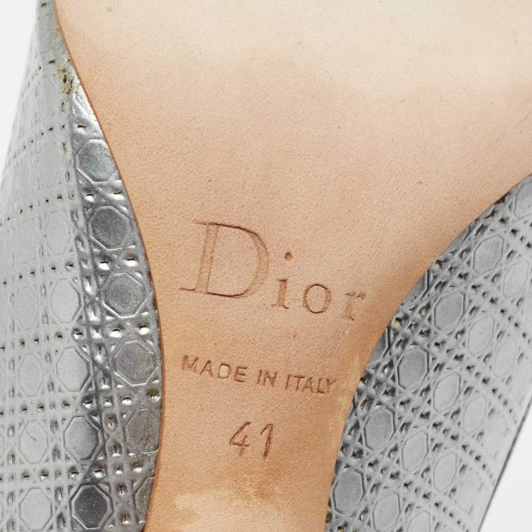 مملوكة مسبقًا Dior Silver Micro Cannage Leather Cherie Pointed-Toe Pumps Size 41