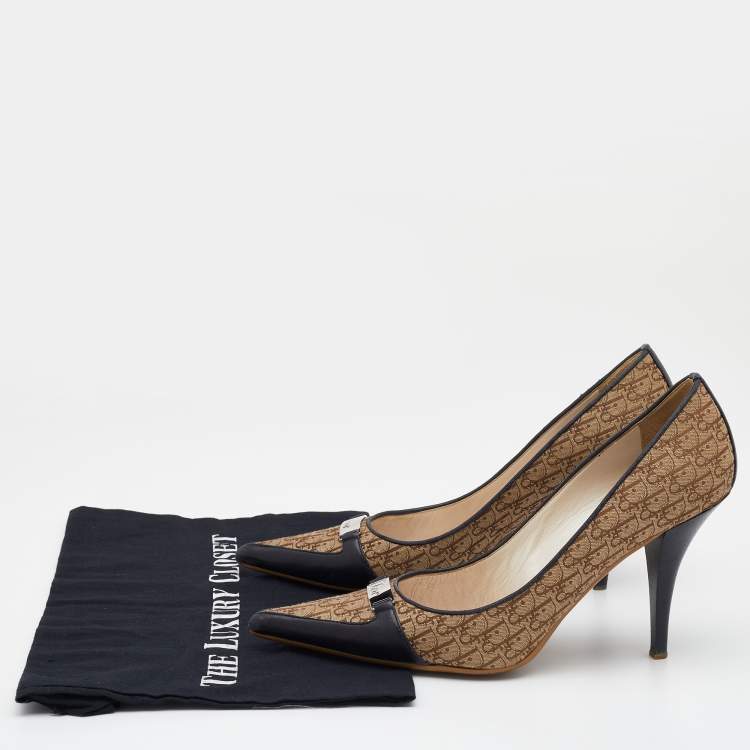 Pre Owned Dior Beige/Navy Blue Oblique Canvas And Leather Pointed Toe Pumps Size 38.5