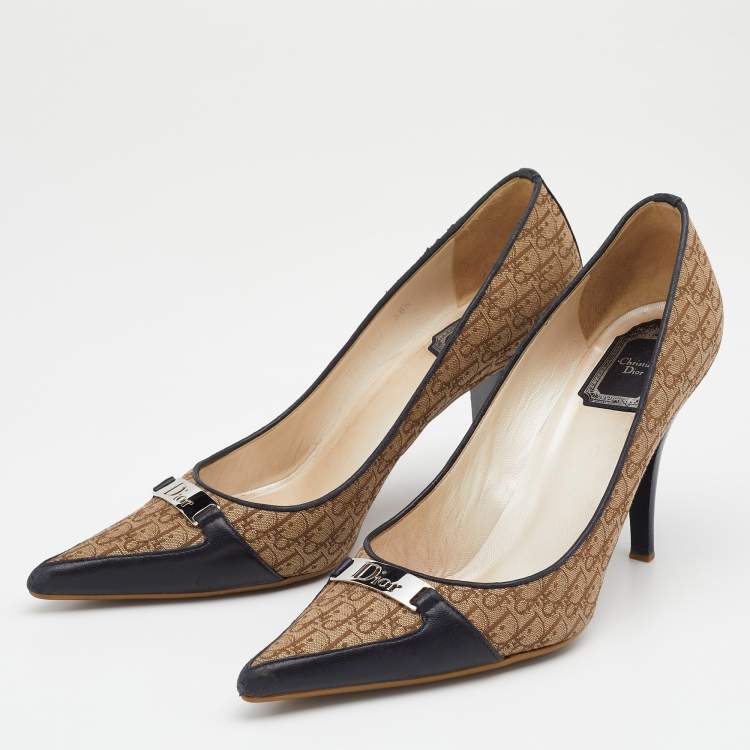 Pre Owned Dior Beige/Navy Blue Oblique Canvas And Leather Pointed Toe Pumps Size 38.5