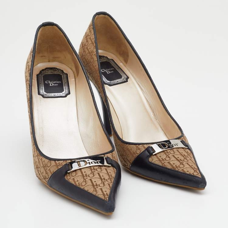Pre Owned Dior Beige/Navy Blue Oblique Canvas And Leather Pointed Toe Pumps Size 38.5