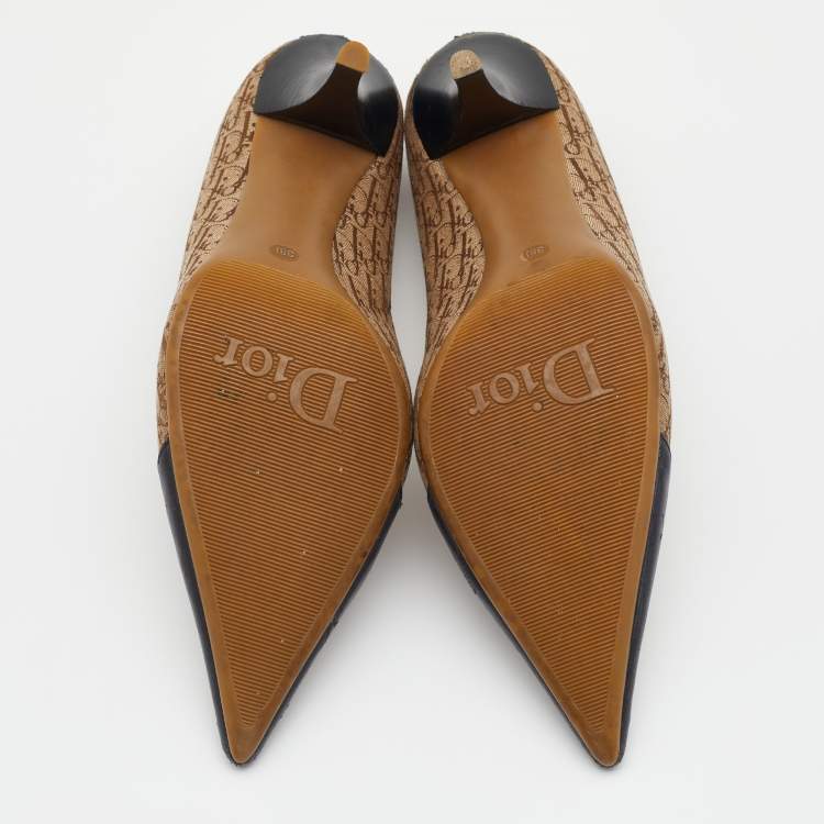 Pre Owned Dior Beige/Navy Blue Oblique Canvas And Leather Pointed Toe Pumps Size 38.5