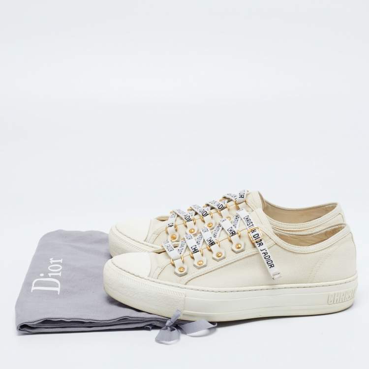 مملوكة مسبقًا Dior White Canvas Walk'n'Dior Low Top Sneakers Size 36.5