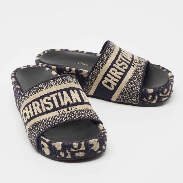 Pre Owned Dior Navy Blue/White Canvas Oblique Embroid D-way Slides Size 35