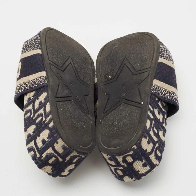 Pre Owned Dior Navy Blue/White Canvas Oblique Embroid D-way Slides Size 35