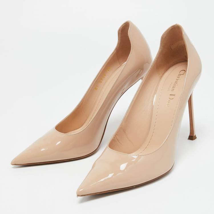 Beige patent shop leather pumps