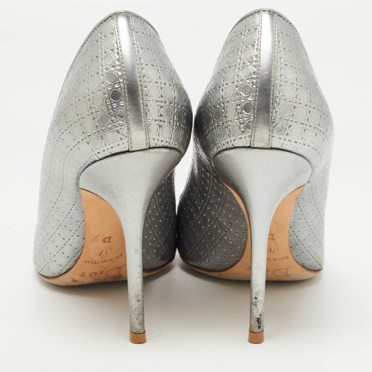 Pre Owned Dior Silver Micro Cannage Leather Cherie Pumps Size 37