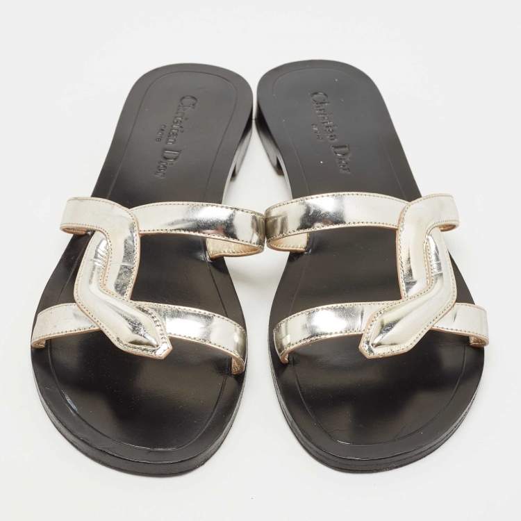 مملوكة مسبقًا Dior Silver Leather Flat Slides Size 40.5 