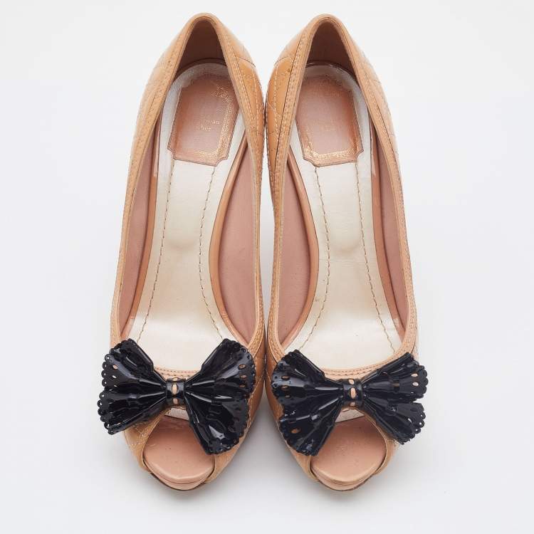 Pre Owned Dior Beige Cannage Patent Leather Bow Peep Toe Pumps Size 40.5