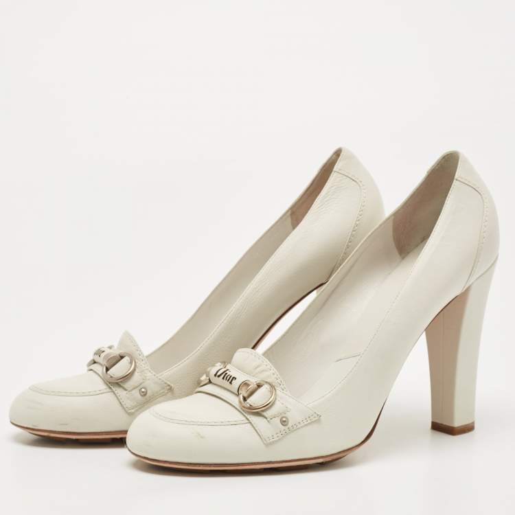 Cream leather sale pumps