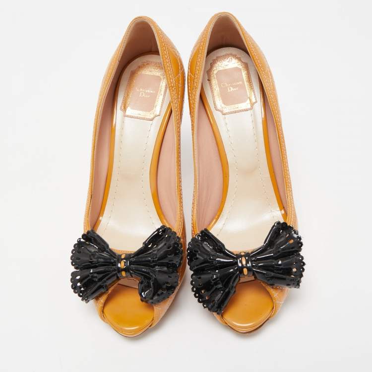 Pre Owned Dior Light Orange/Black Cannage Patent Leather Bow Peep Toe Pumps Size 38.5