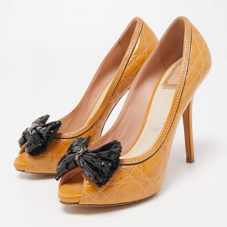 Pre Owned Dior Light Orange/Black Cannage Patent Leather Bow Peep Toe Pumps Size 38.5