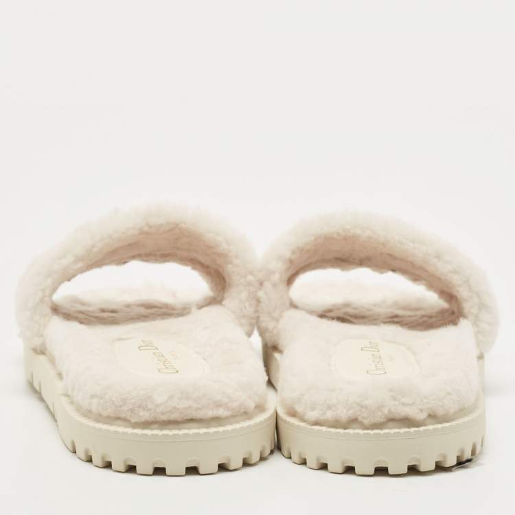 Pre Owned Dior White/Navy Blue Shearling Fur and Logo Canvas Dway Flat Slides Size 38