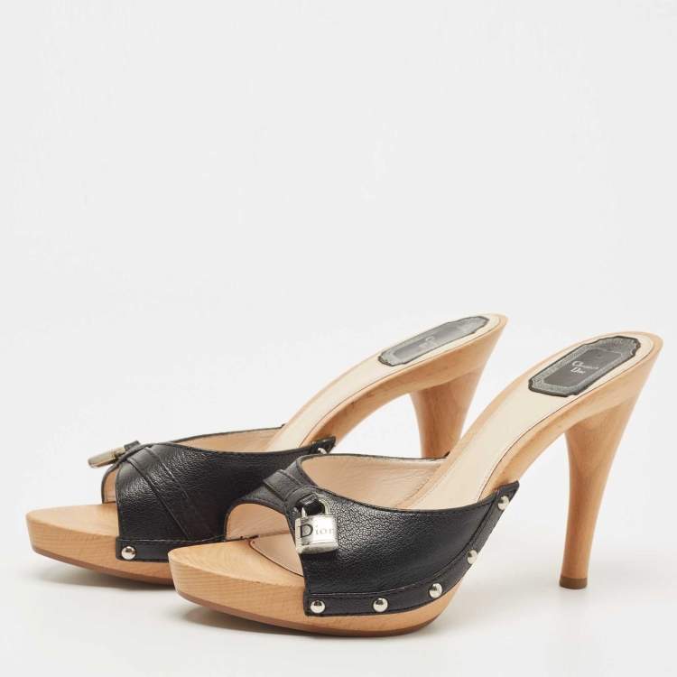 Wooden discount mules heels