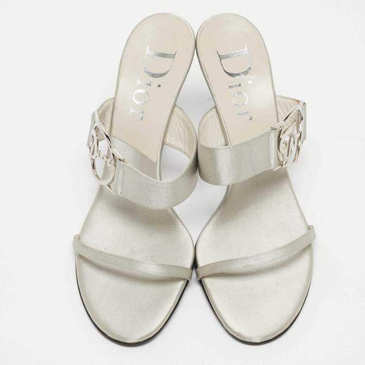 مملوكة مسبقًا Dior Grey Satin Logo Slide Sandals Size 40