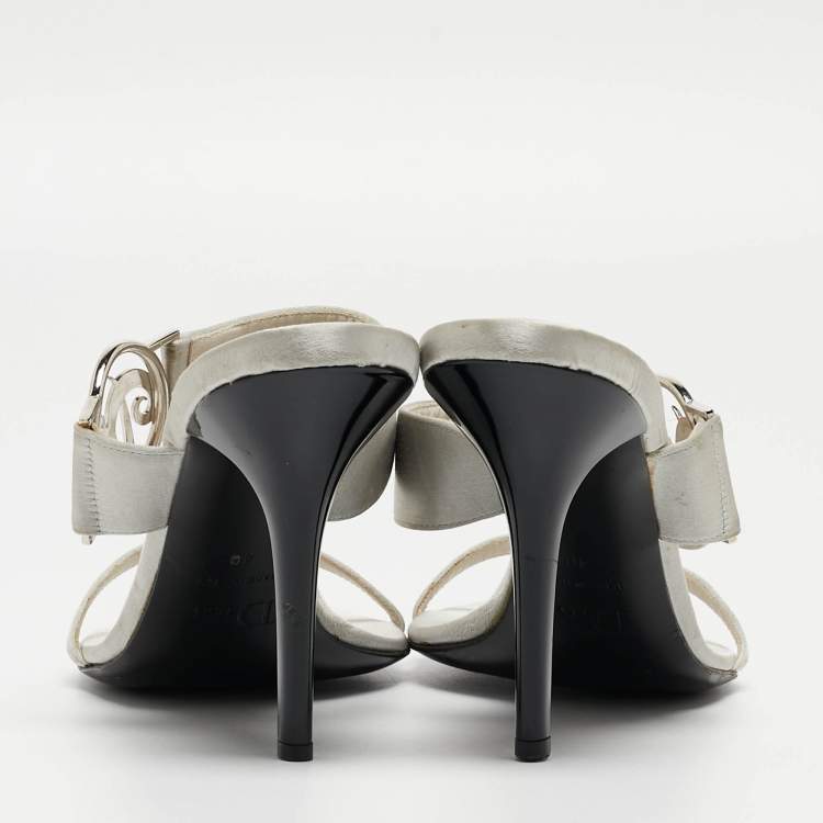 مملوكة مسبقًا Dior Grey Satin Logo Slide Sandals Size 40