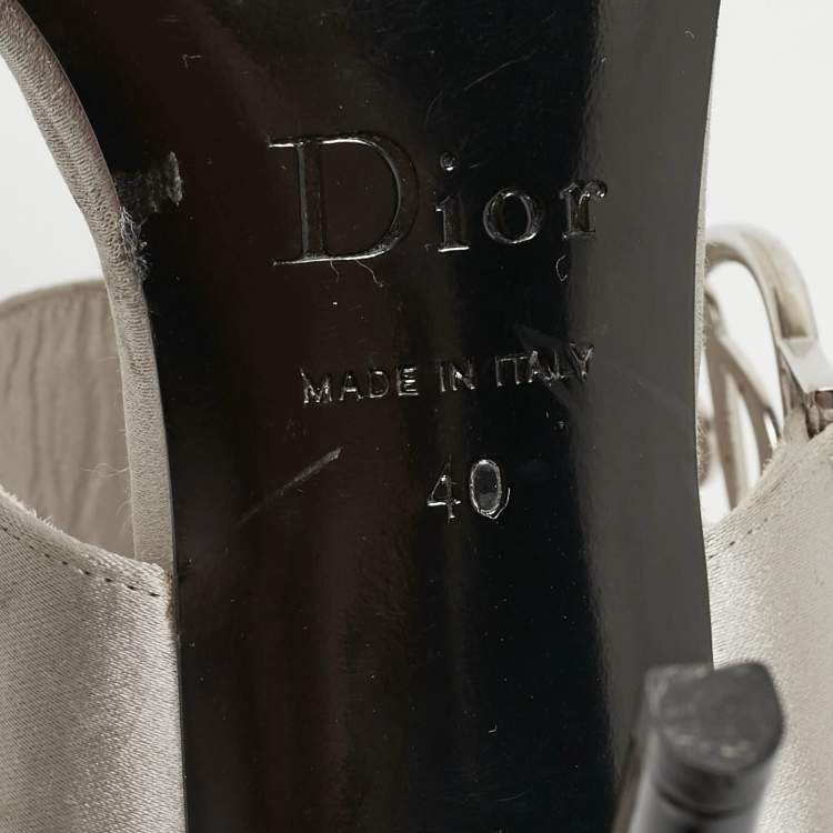 مملوكة مسبقًا Dior Grey Satin Logo Slide Sandals Size 40
