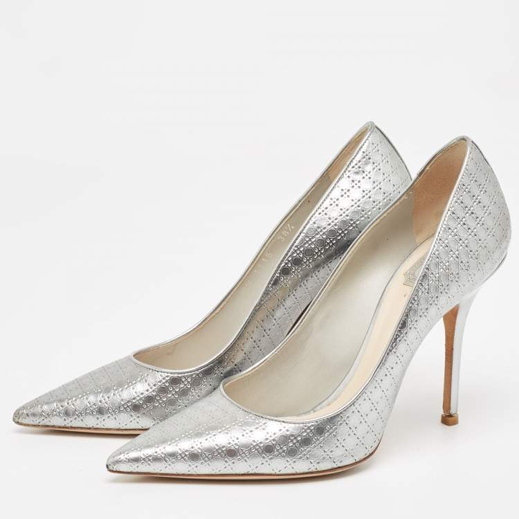 Pre Owned Dior Silver Micro Cannage Patent Cherie Pointed Toe Pumps Size 38.5