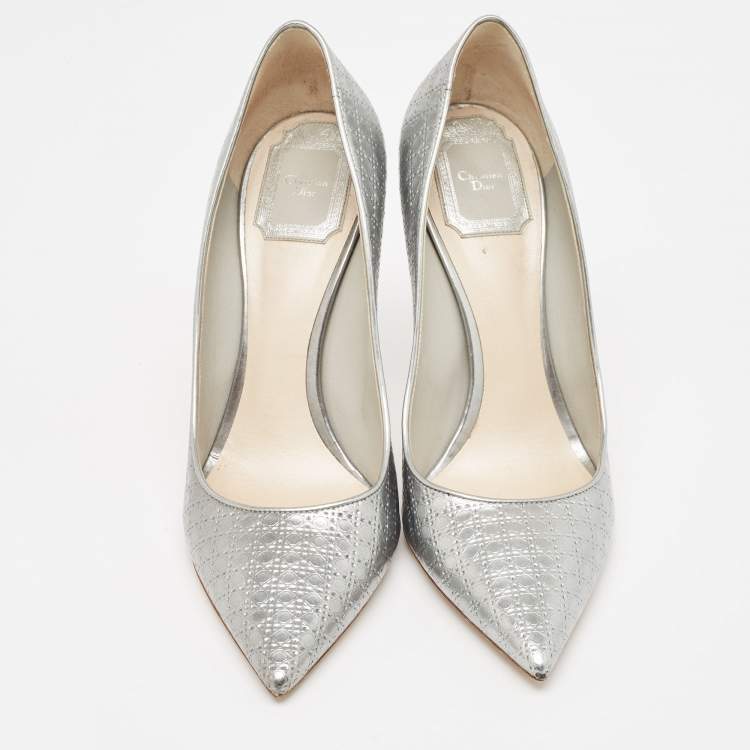 Pre Owned Dior Silver Micro Cannage Patent Cherie Pointed Toe Pumps Size 38.5