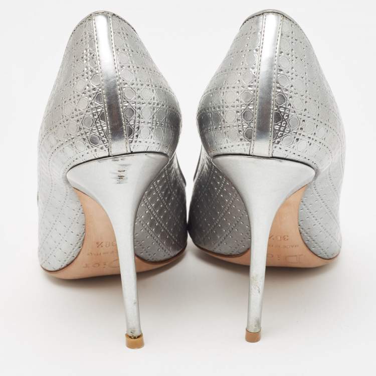 Pre Owned Dior Silver Micro Cannage Patent Cherie Pointed Toe Pumps Size 38.5