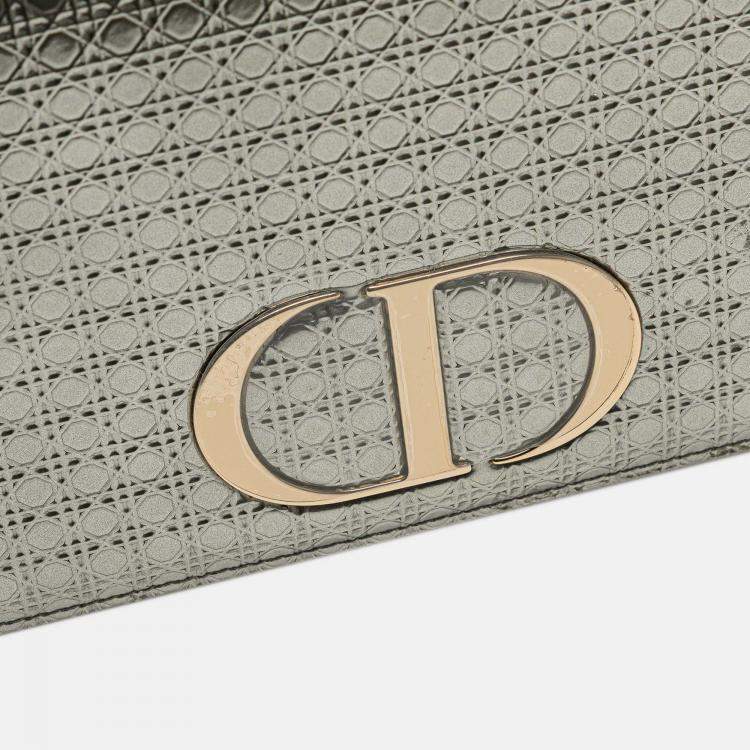 Pre Owned Dior Silver Metallic Patent Microcannage 2 in 1 30 Montaigne Pouch